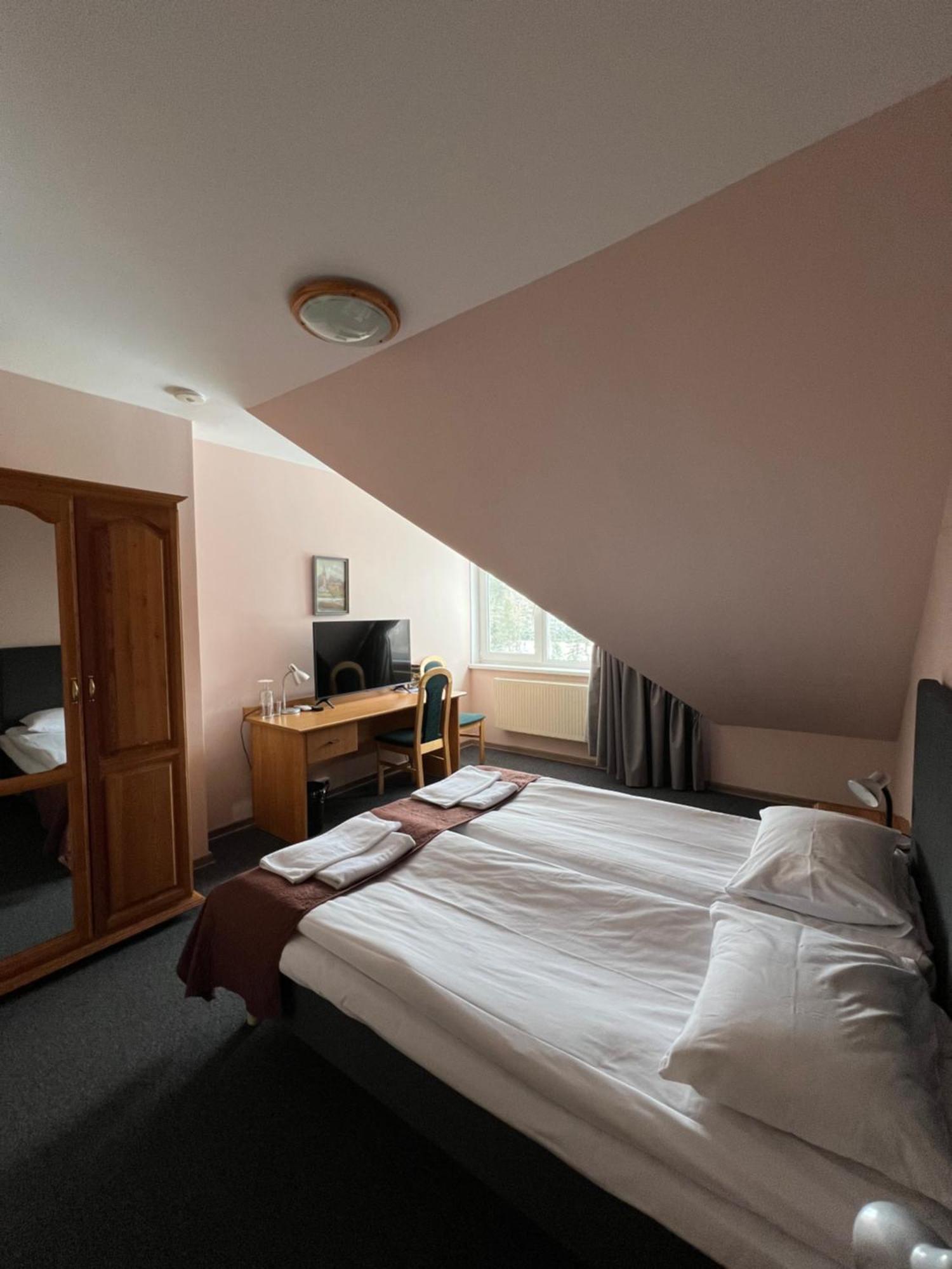 Butenas Hotel Tyla Biržai Extérieur photo