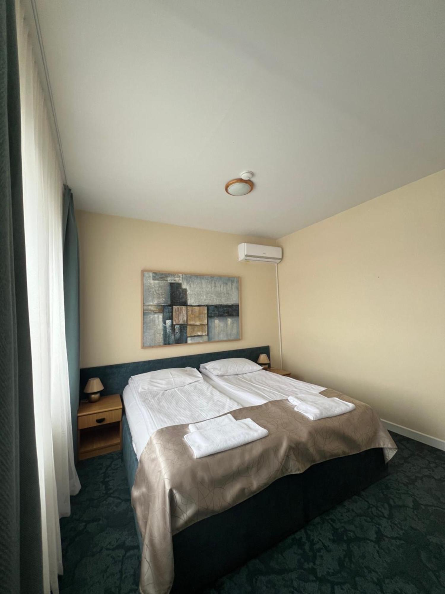 Butenas Hotel Tyla Biržai Extérieur photo